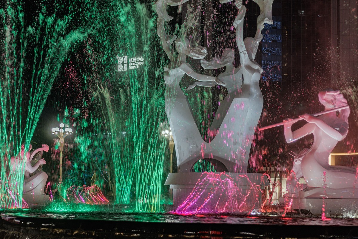 被冷落的广场音乐水池