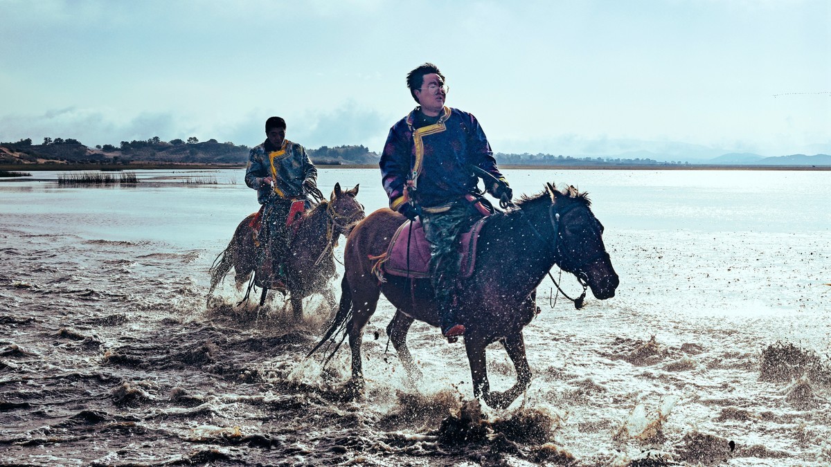 坝上草原飞马踏浪