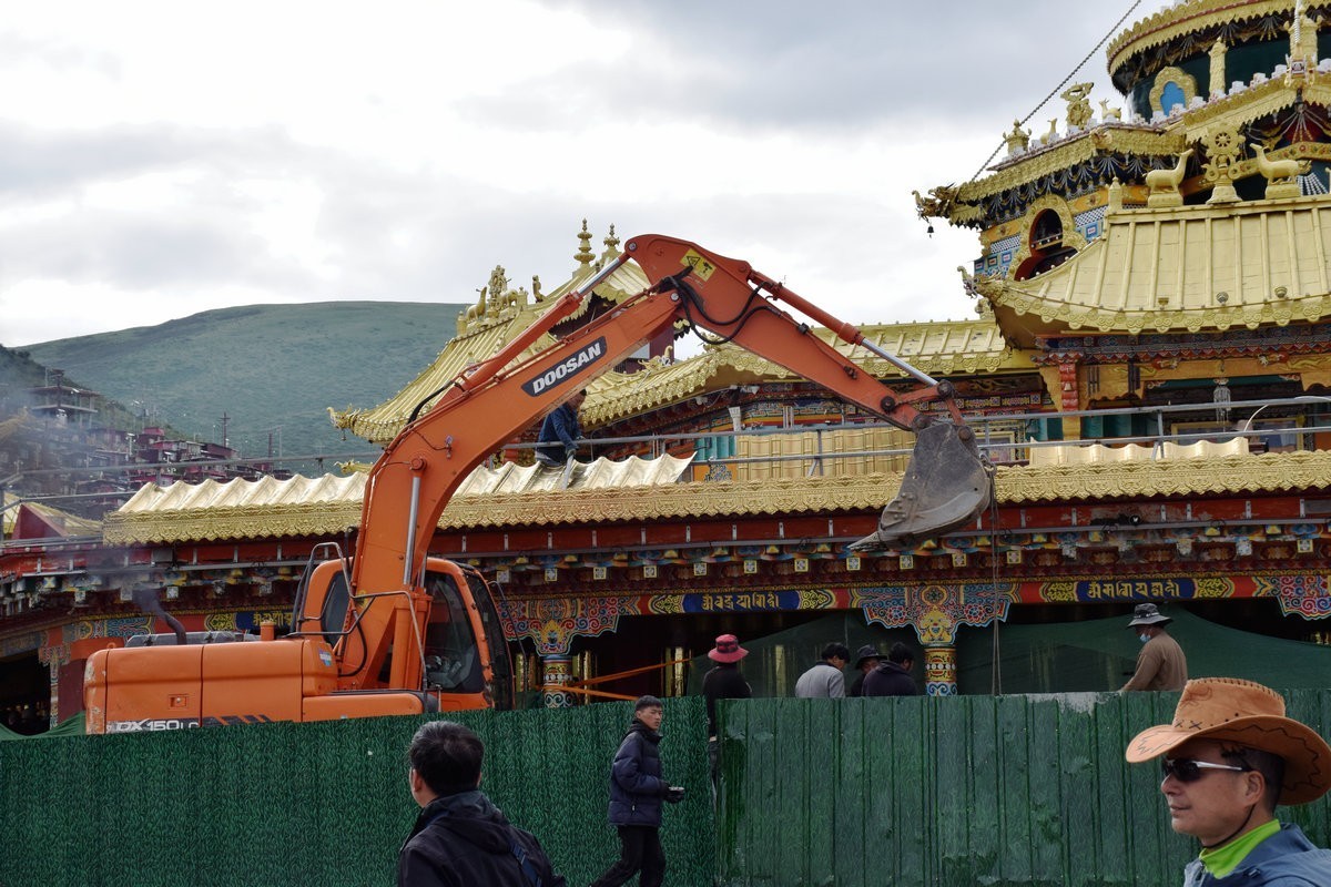 2023夏 黔赣鄂渝川（129）当整个视界充斥着红房子