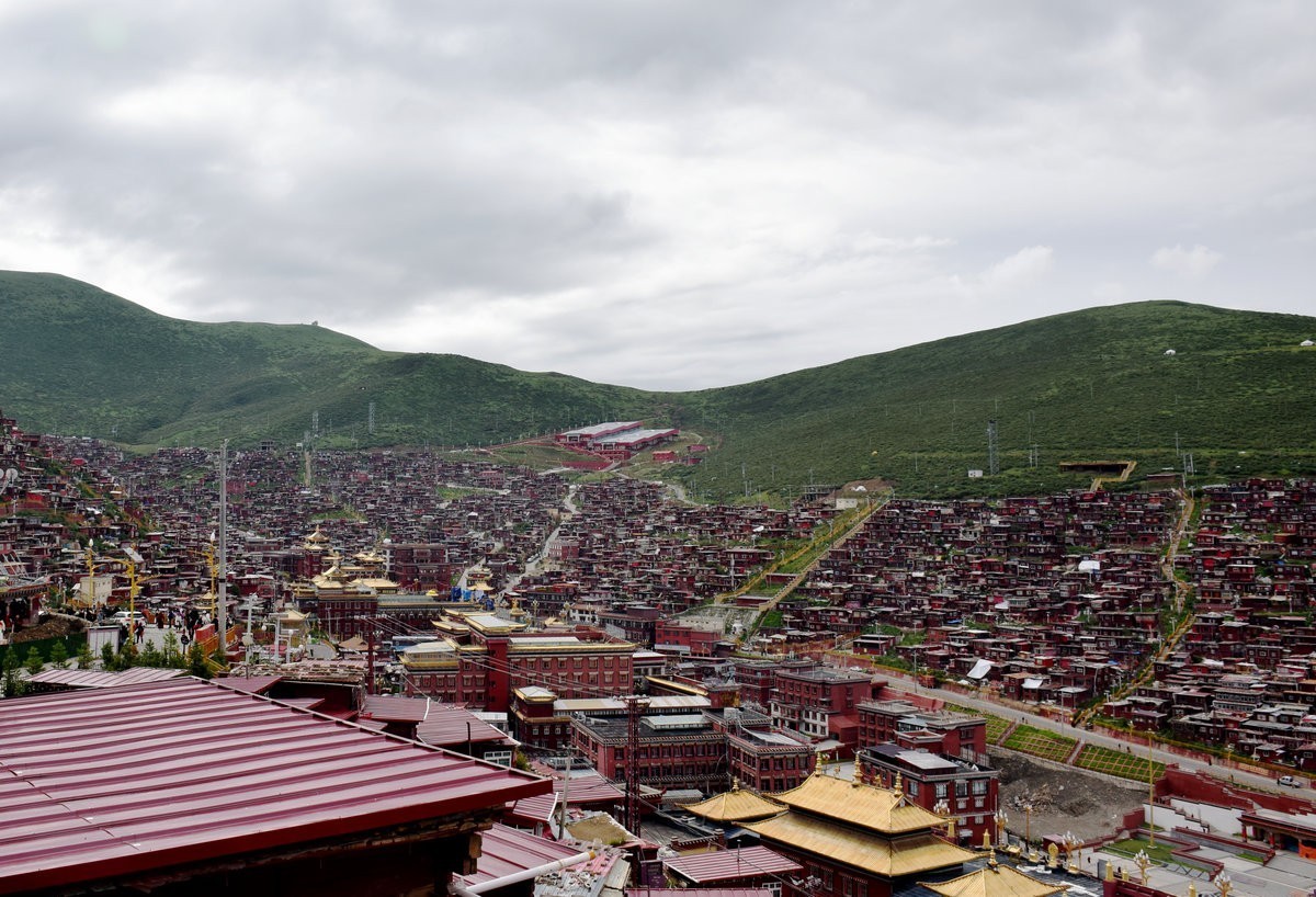 2023夏 黔赣鄂渝川（129）当整个视界充斥着红房子