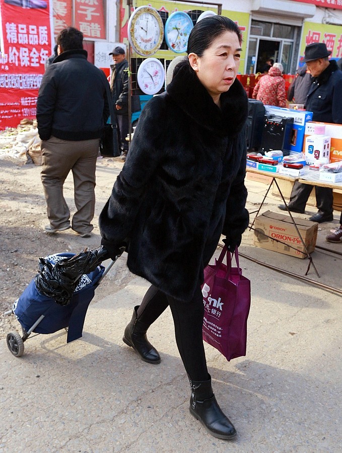 《不老松：纪实摄影》(5)年跟底下赶大集，办年货，满载而归！