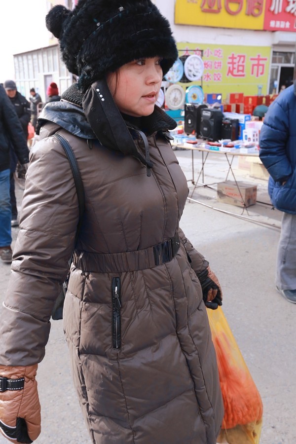 《不老松：纪实摄影》(6)年跟底下赶大集，办年货，满载而归！