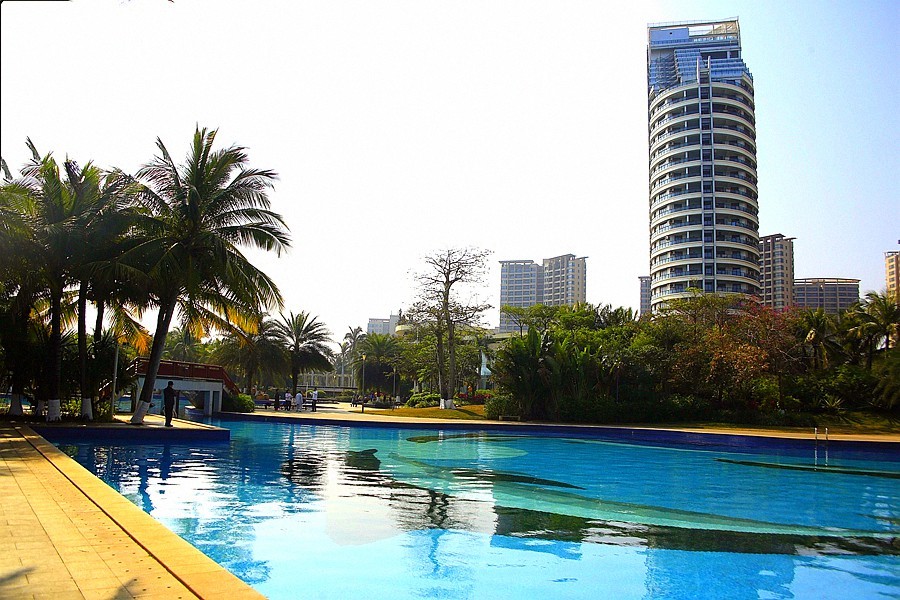 《不老松：忆海南游记》(22)海南长島兰湾小区游泳池全景图！