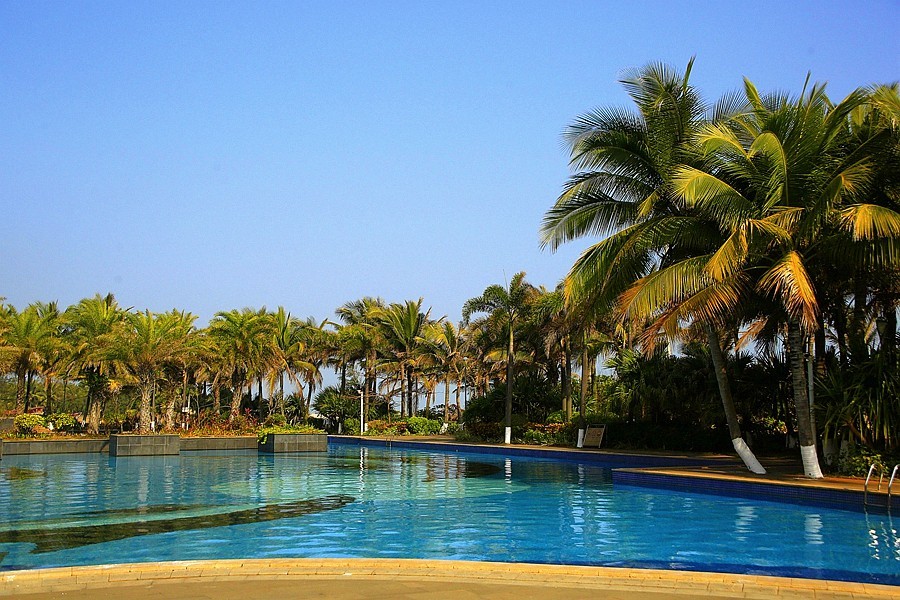 《不老松：忆海南游记》(22)海南长島兰湾小区游泳池全景图！