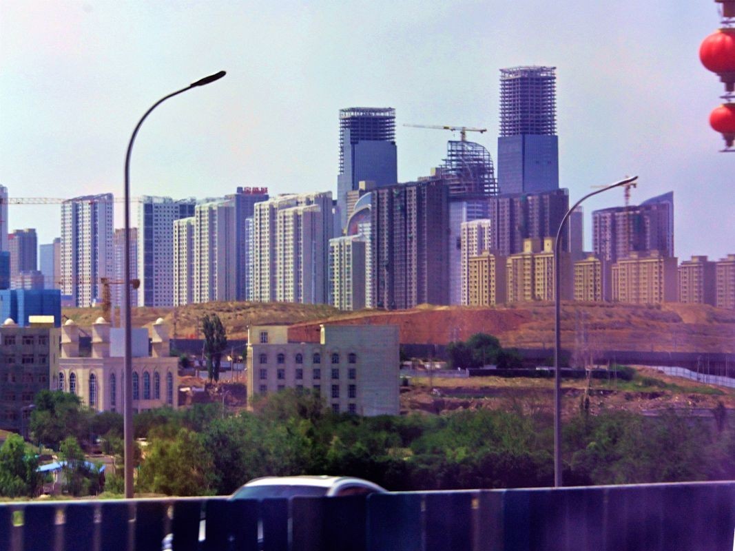 北 疆 游 { 乌 鲁 木 齐 } { 137 }