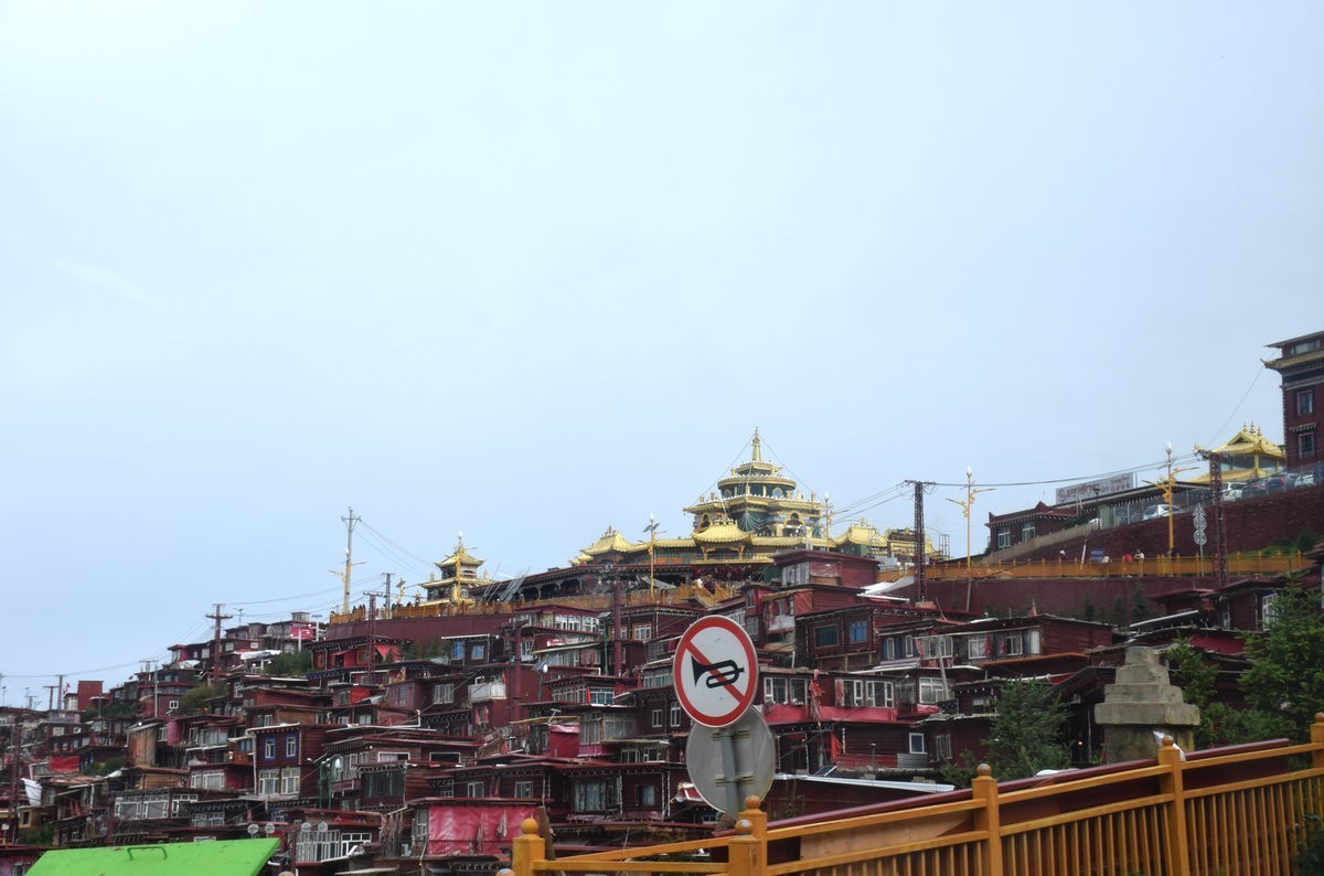 2023夏 黔赣鄂渝川（129）当整个视界充斥着红房子