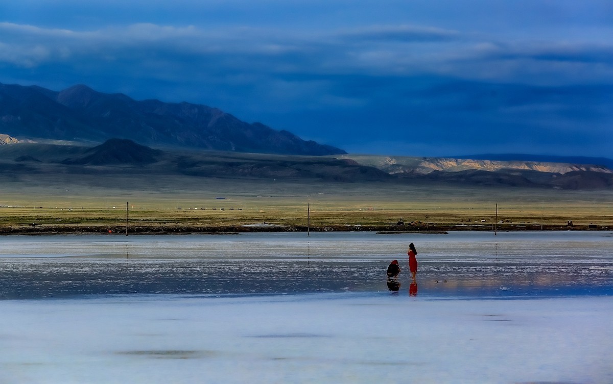 《  茶 卡 》暮 色