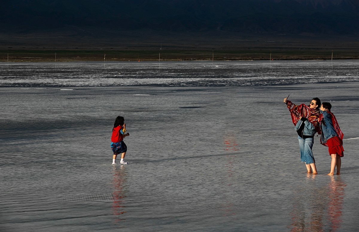 《  茶 卡 》暮 色