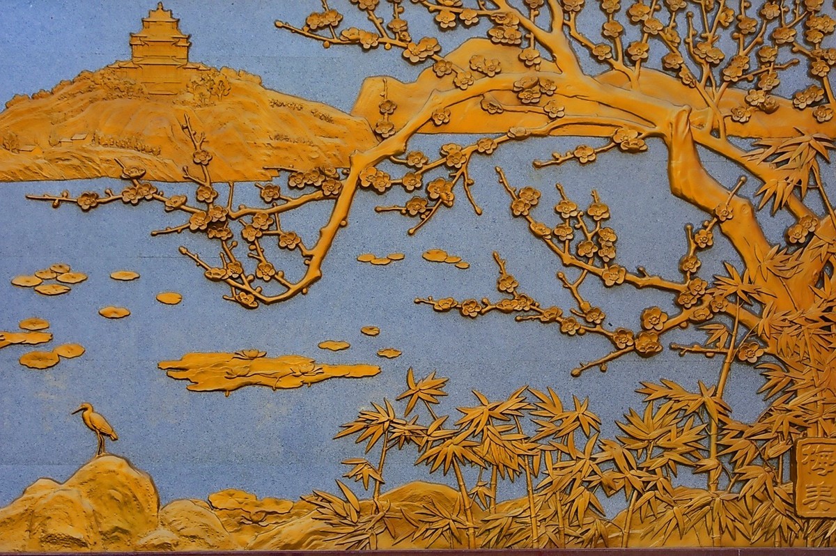 二月梅园    花香迎客