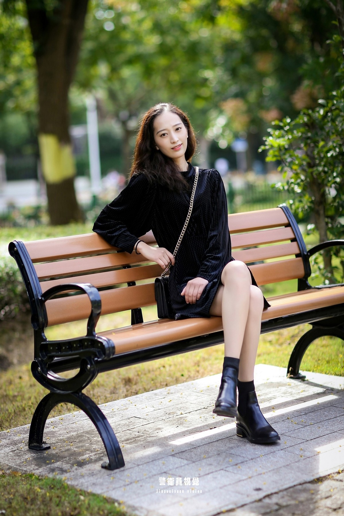 【黑色连衣裙】-BY警卫员