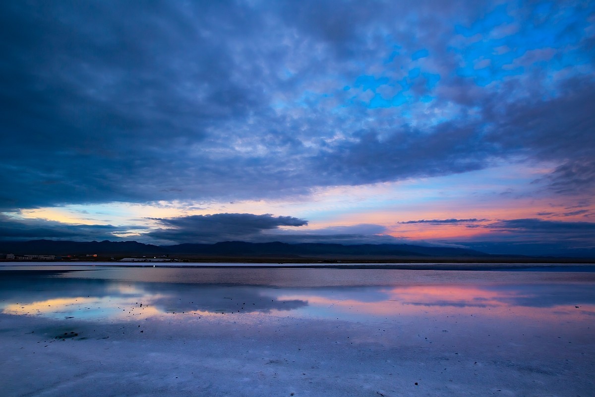 《  茶 卡 》暮 色