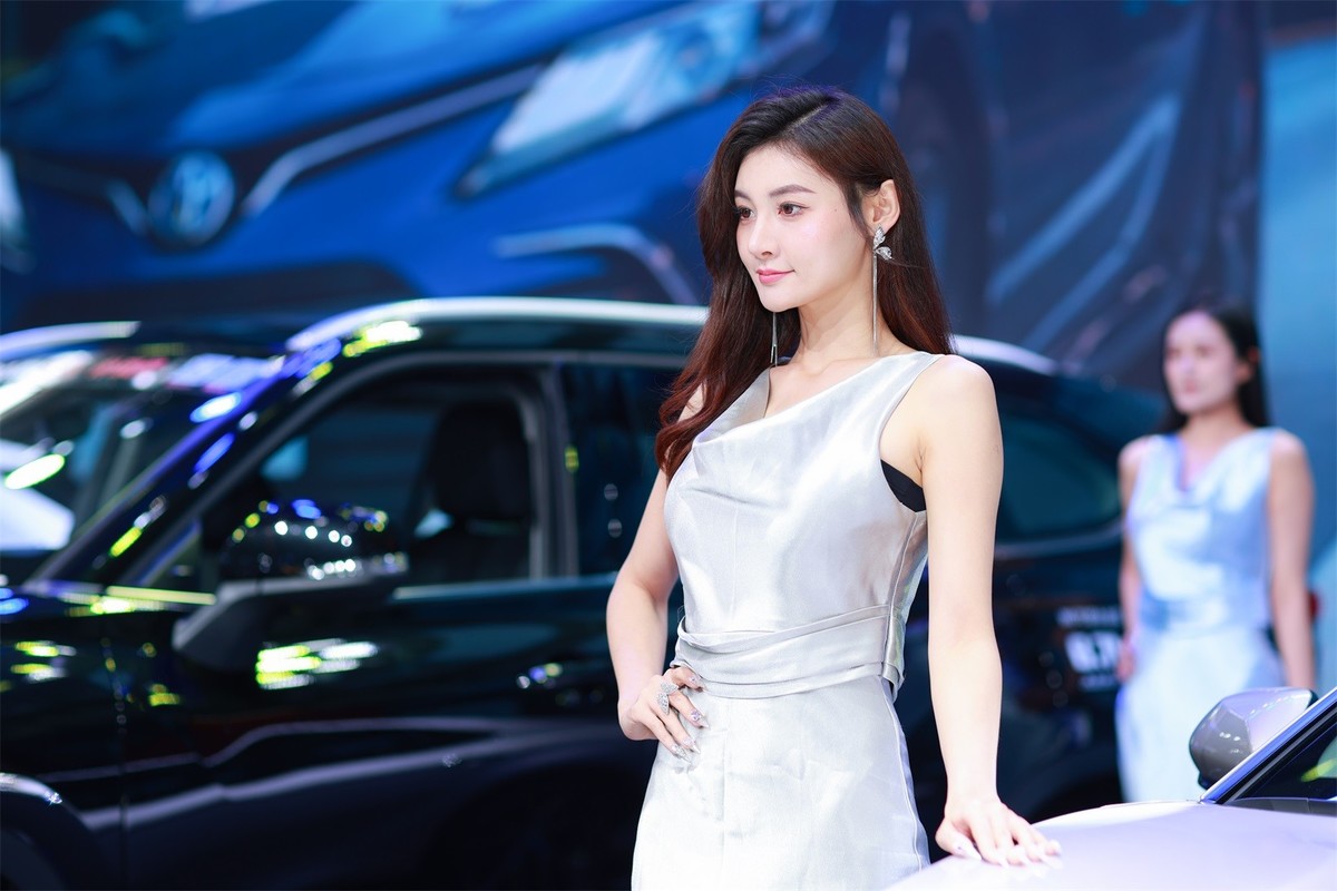 佳能EOS R6 Mark II 拍车展人像