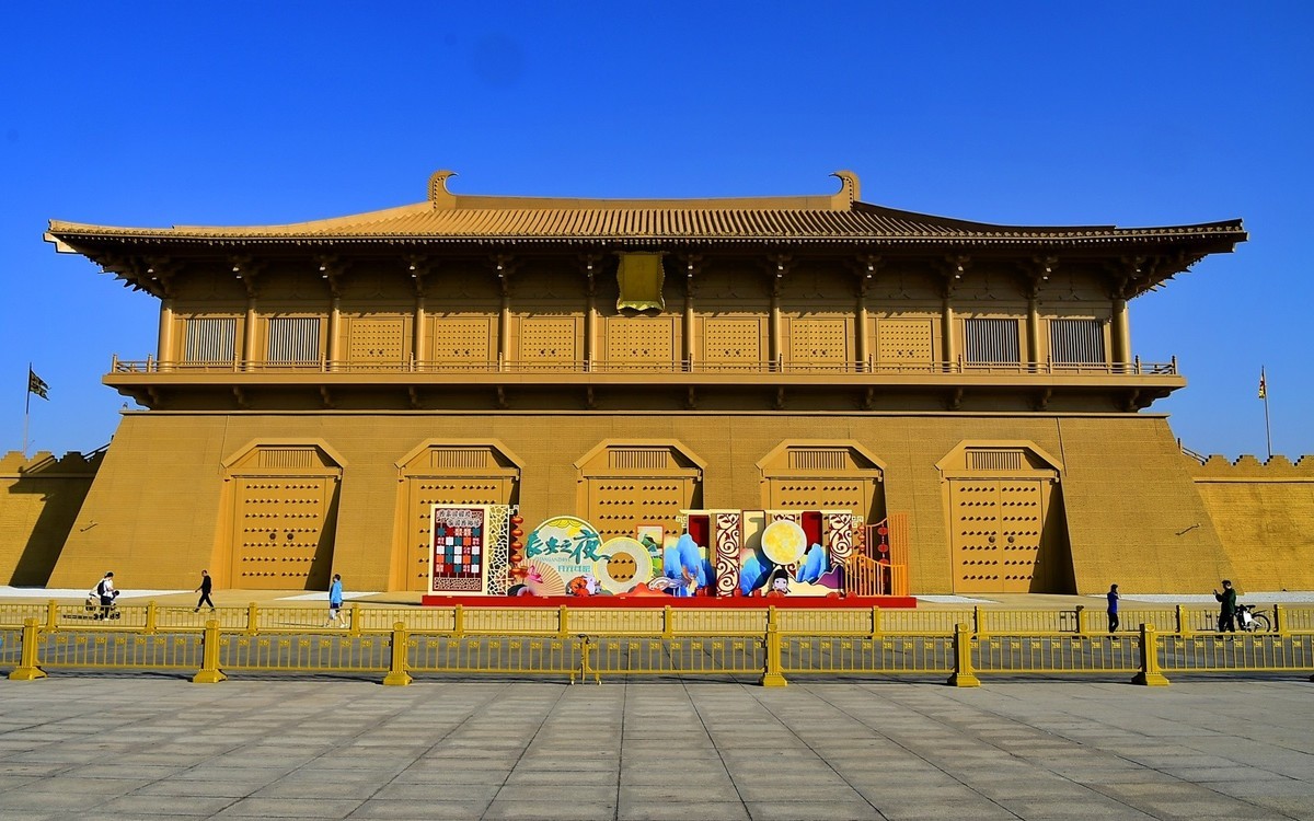 西安大明宫马球图雕像艺术