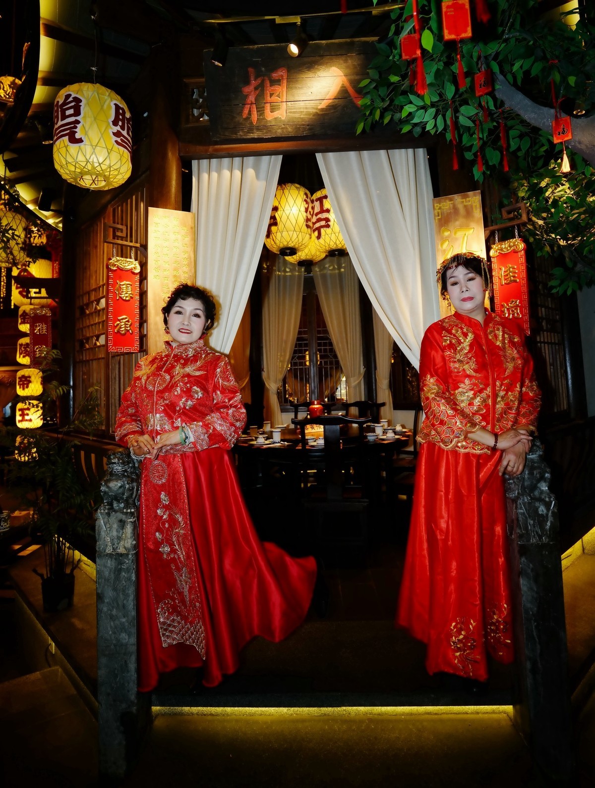 室内环境人像----蛇年贺岁的美女！