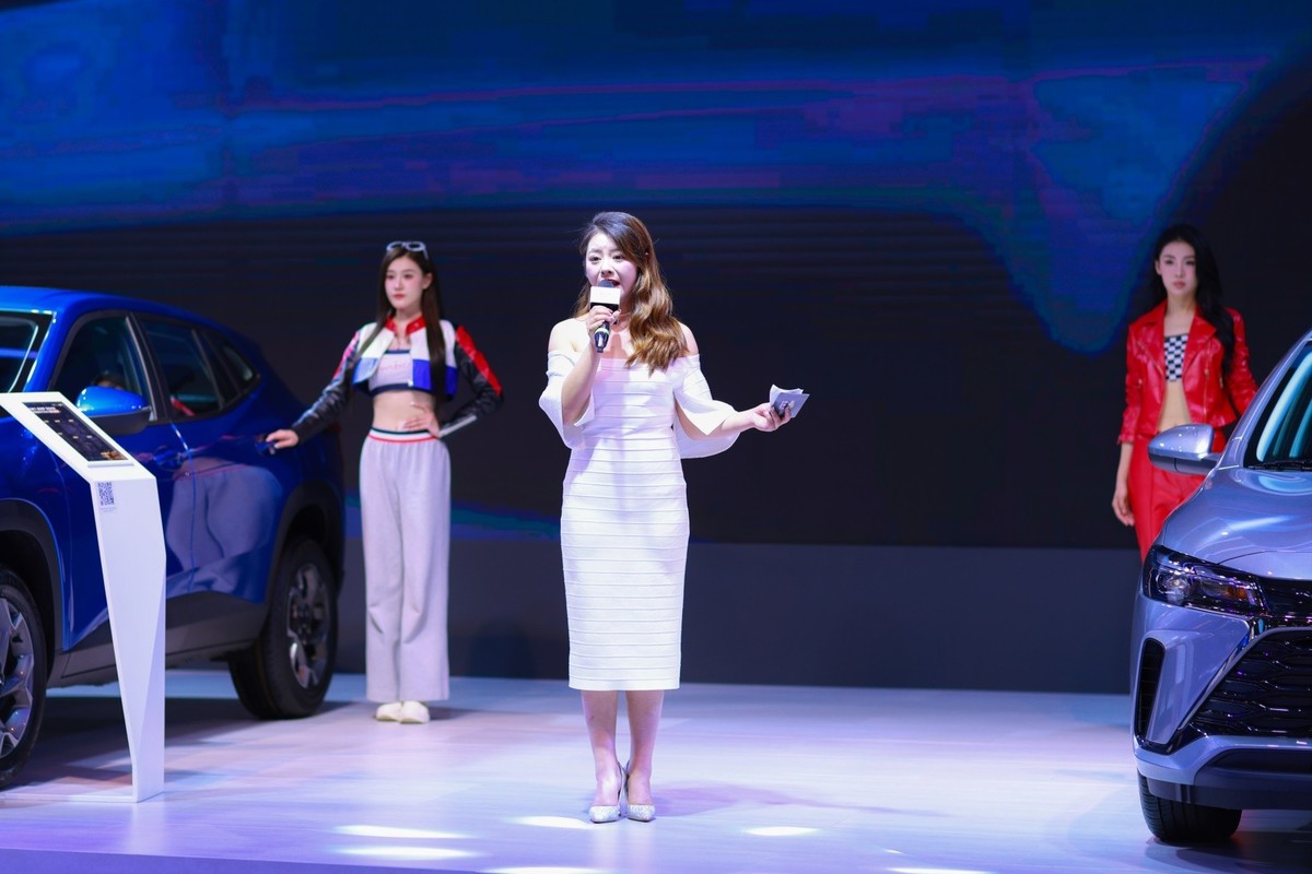 佳能EOS R6 Mark II 拍车展人像