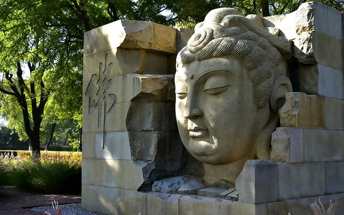 西安大明宫马球图雕像艺术