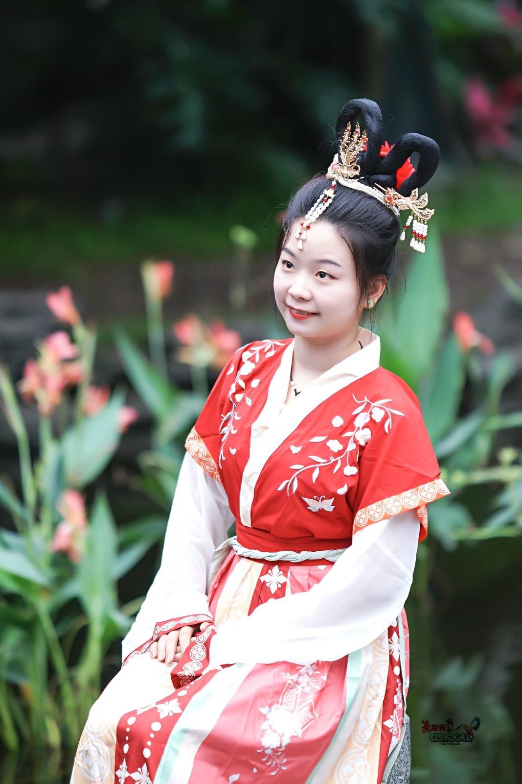 【浅笑古风女】---丽琳