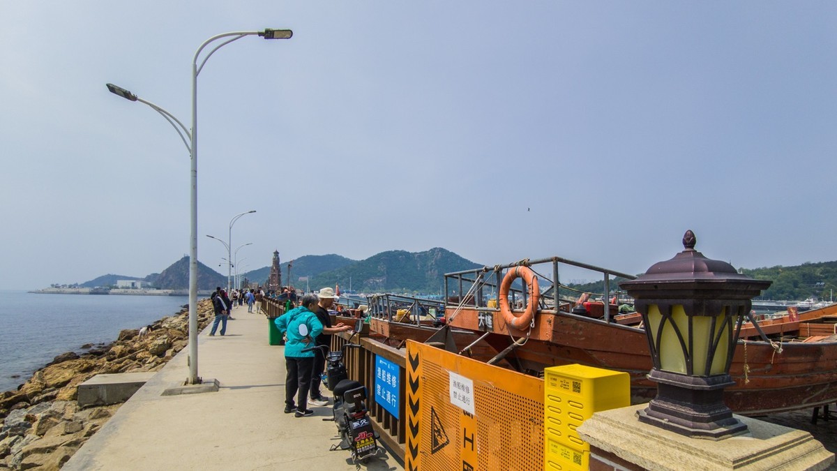 休 渔 期 的 渔 人 码 头 （ 三 ）