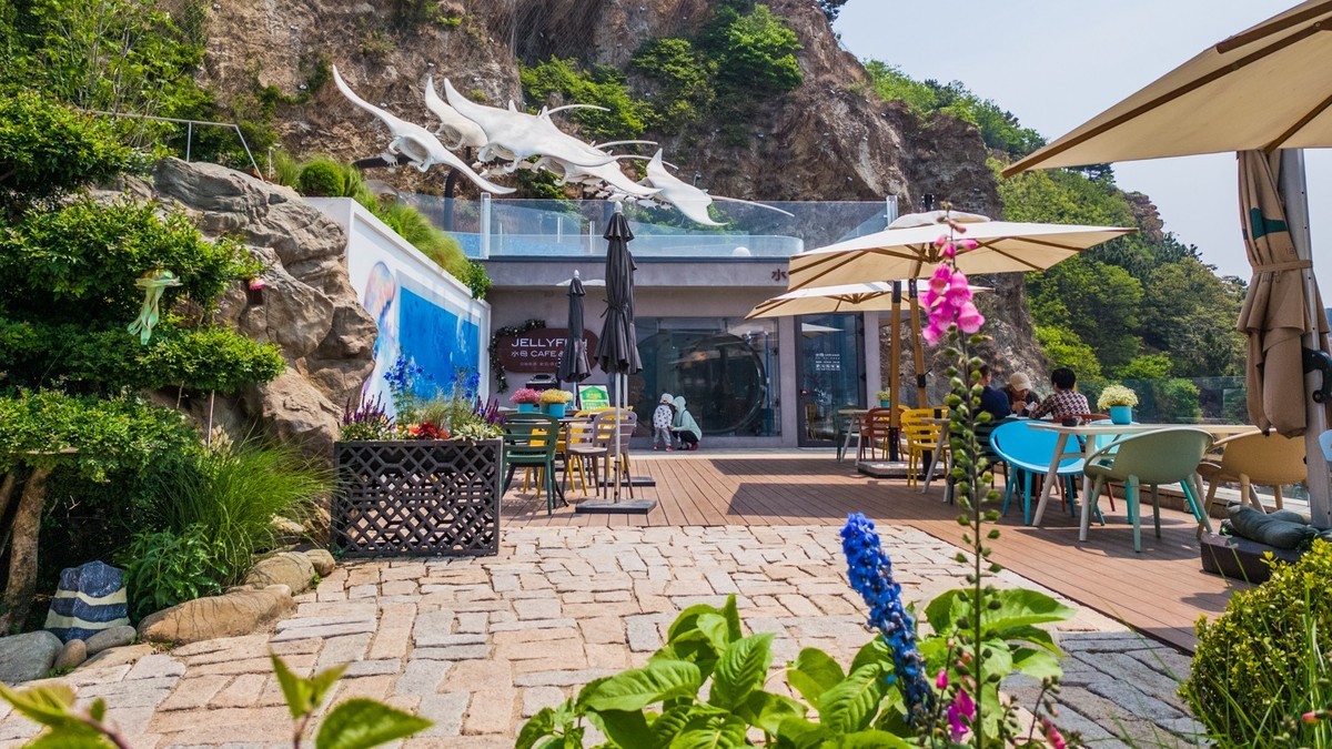 休 渔 期 的 渔 人 码 头 （ 三 ）