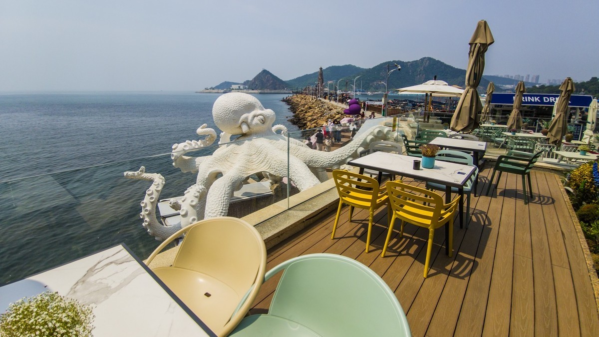 休 渔 期 的 渔 人 码 头 （ 三 ）