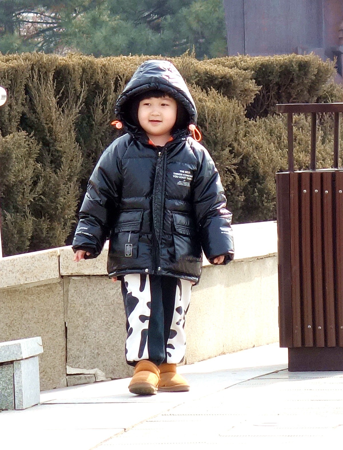 随拍公园快乐小女孩儿