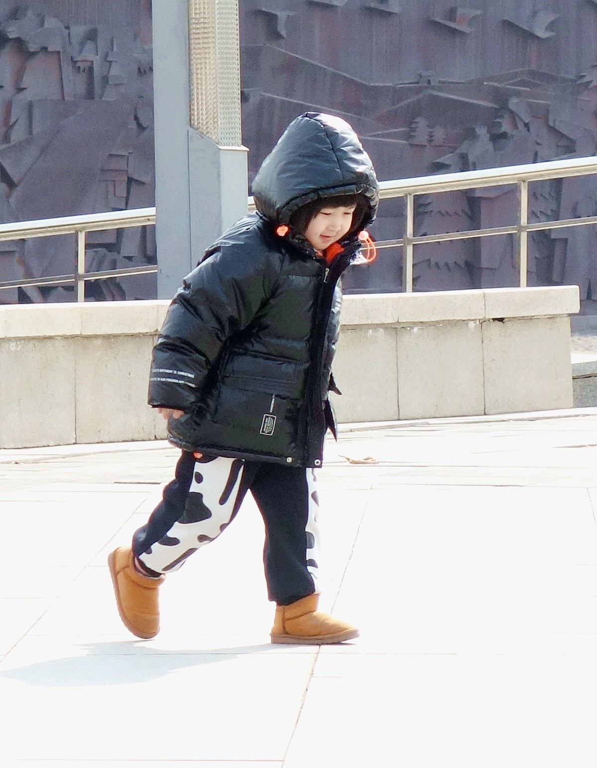 随拍公园快乐小女孩儿