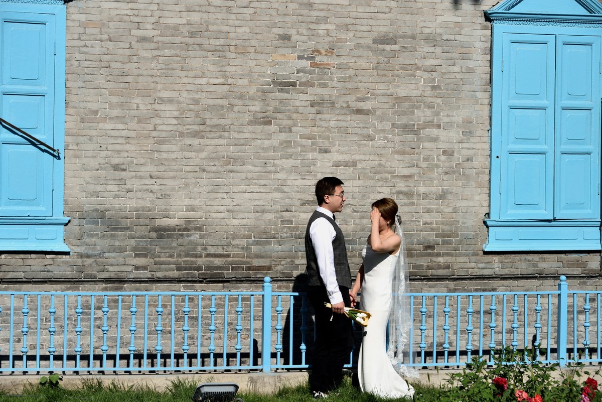 夏日新疆中部环线游拍——伊宁街头婚纱照抓拍