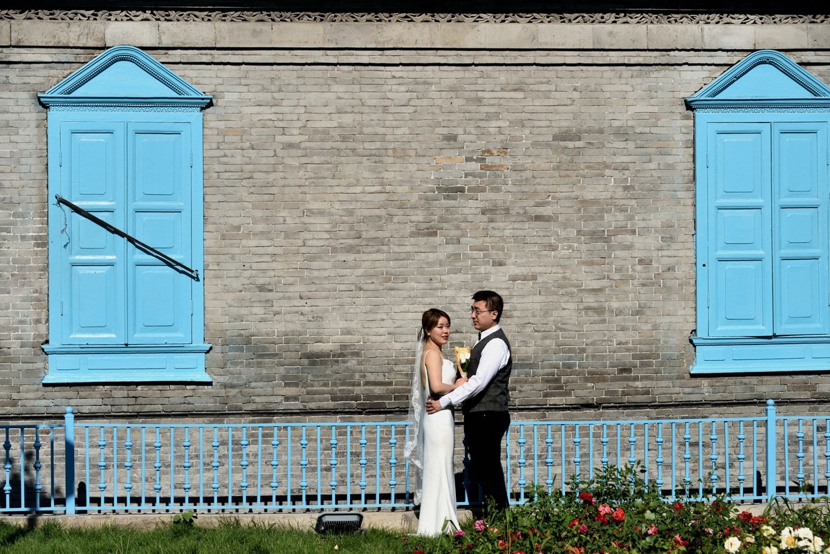 夏日新疆中部环线游拍——伊宁街头婚纱照抓拍