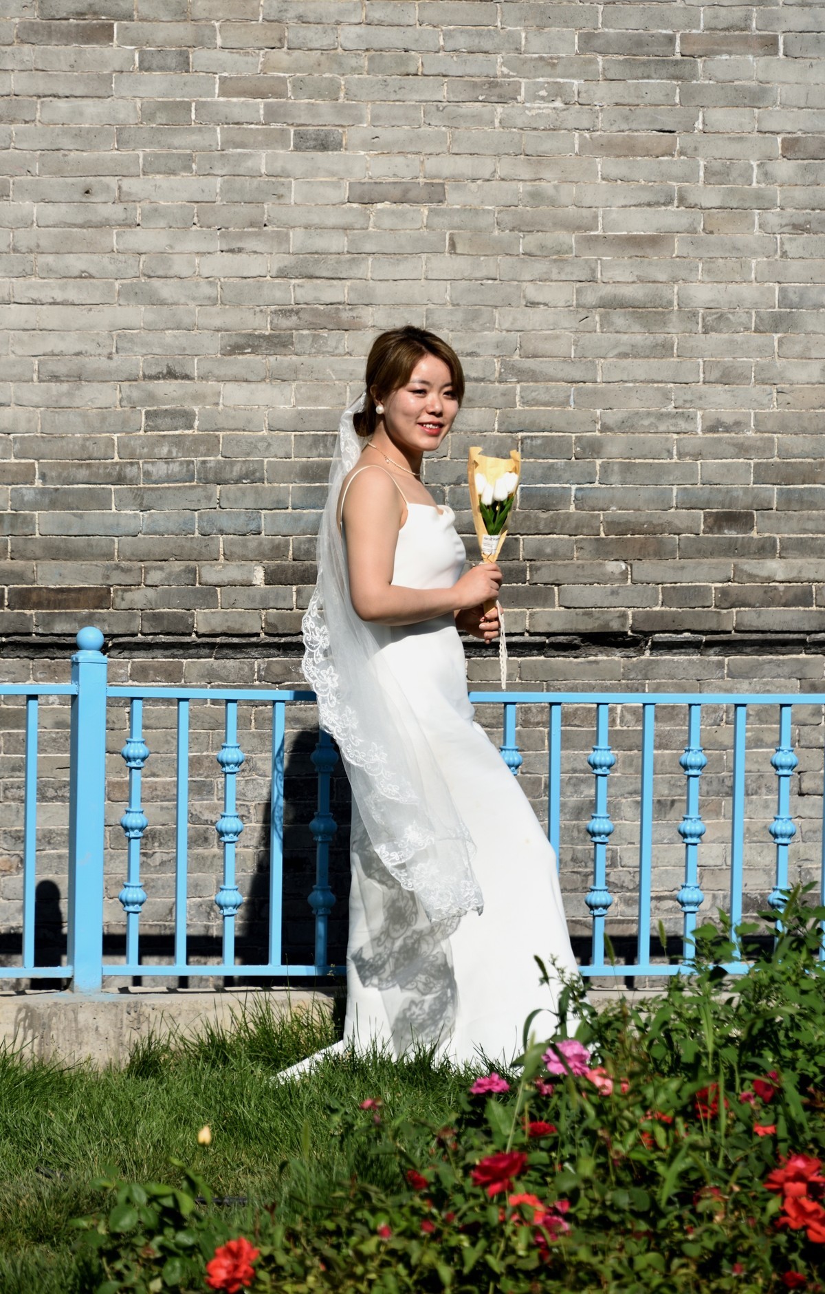 夏日新疆中部环线游拍——伊宁街头婚纱照抓拍