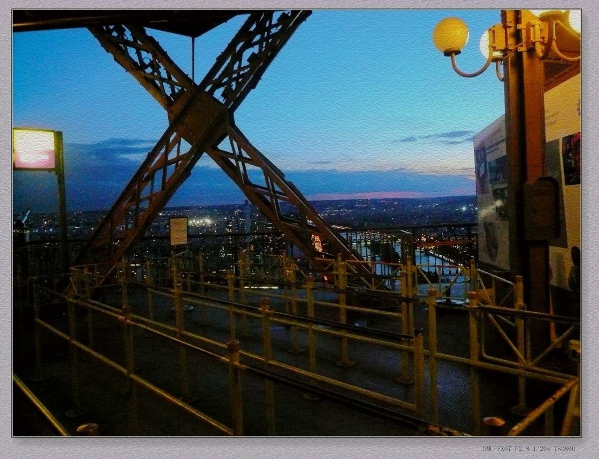 艾佛尔铁塔（老片重发）