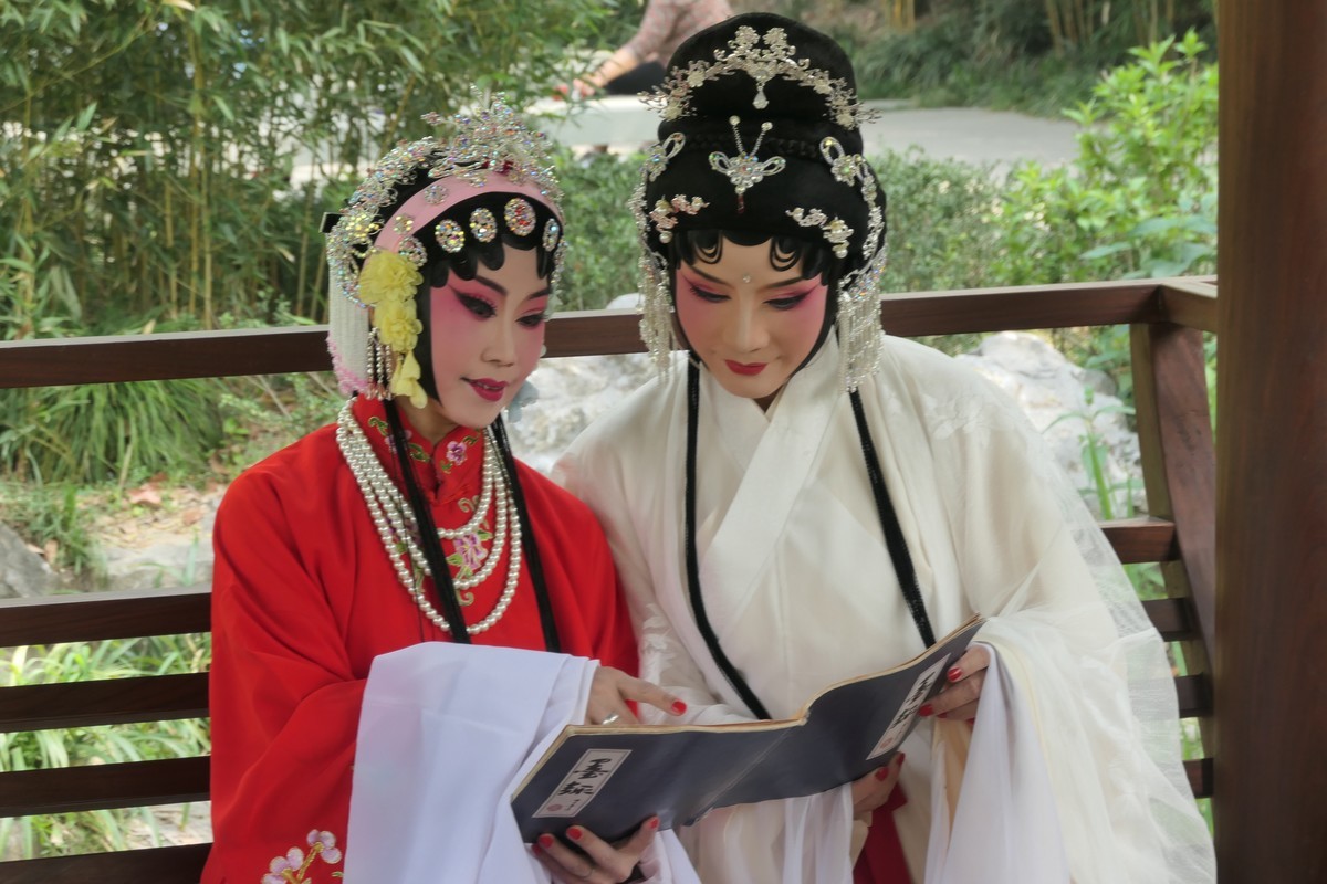 【妙龄少女  国色芳华】——摄于上海漕溪公园