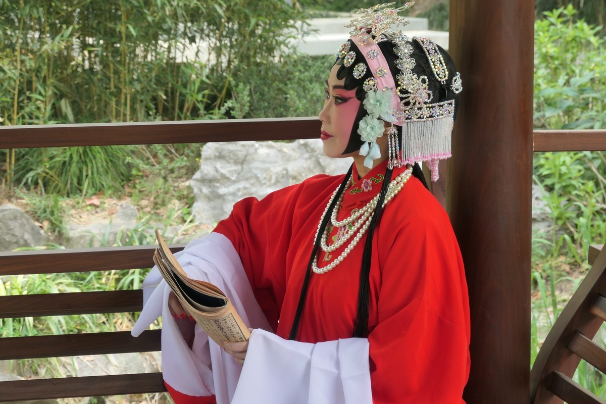 【妙龄少女  国色芳华】——摄于上海漕溪公园