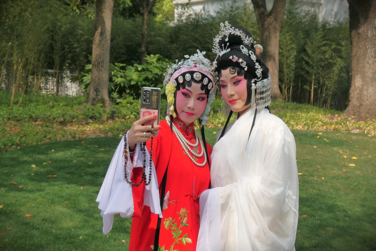 【妙龄少女  国色芳华】——摄于上海漕溪公园