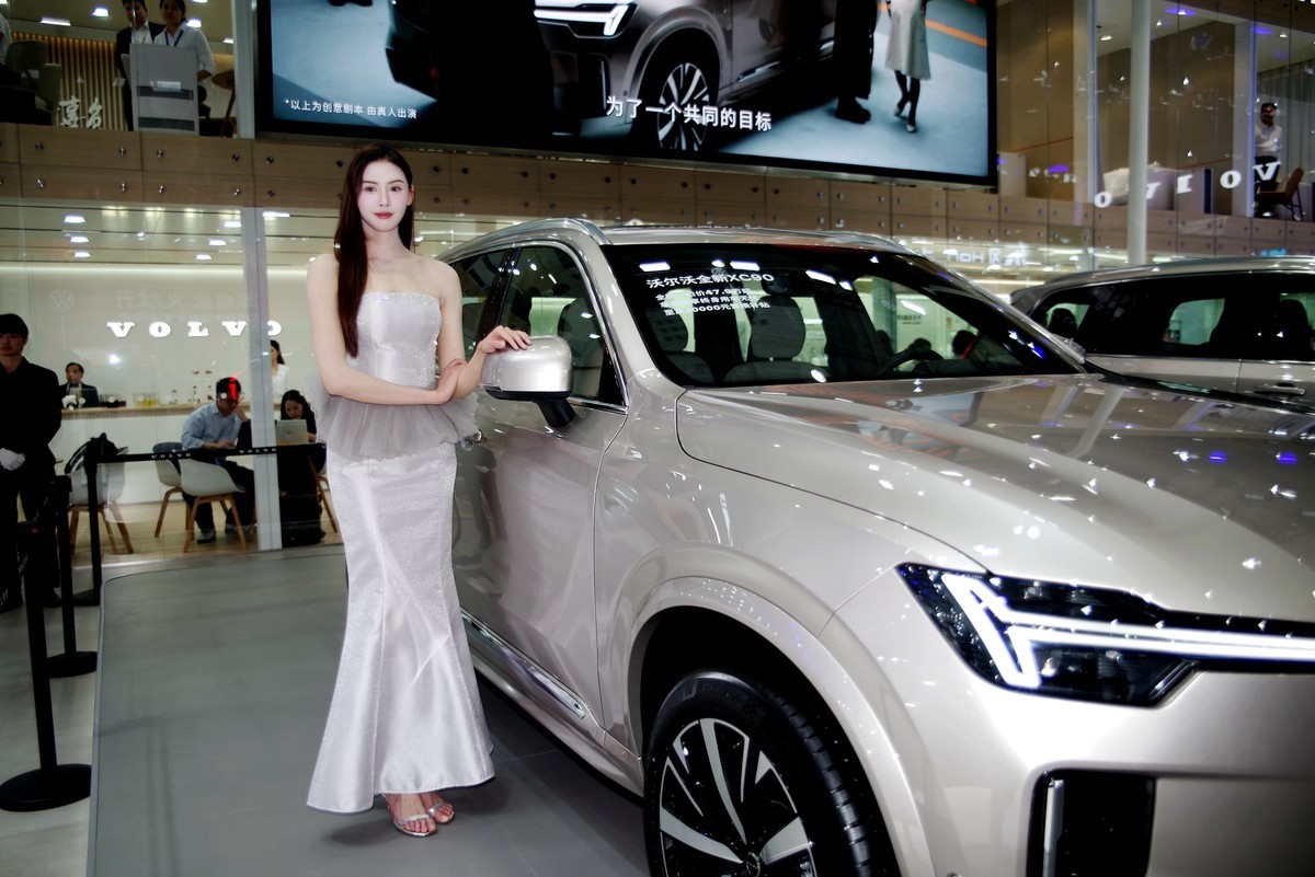 室内环境人像---今年车展中的美丽车模！