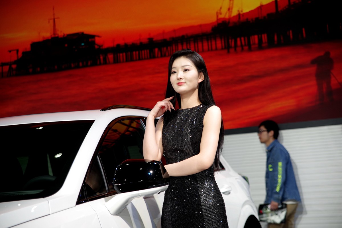 室内环境人像---今年车展中的美丽车模！