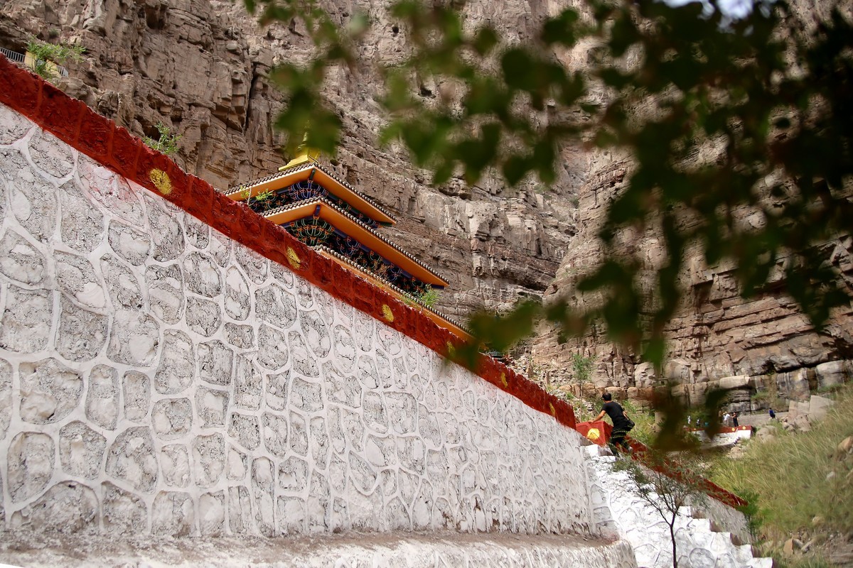 乌海迪延阿贵庙