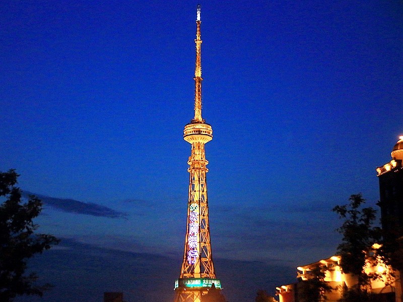 《不老松：纪实摄影》驰骋呼伦贝尔之大庆夜景！ (1)