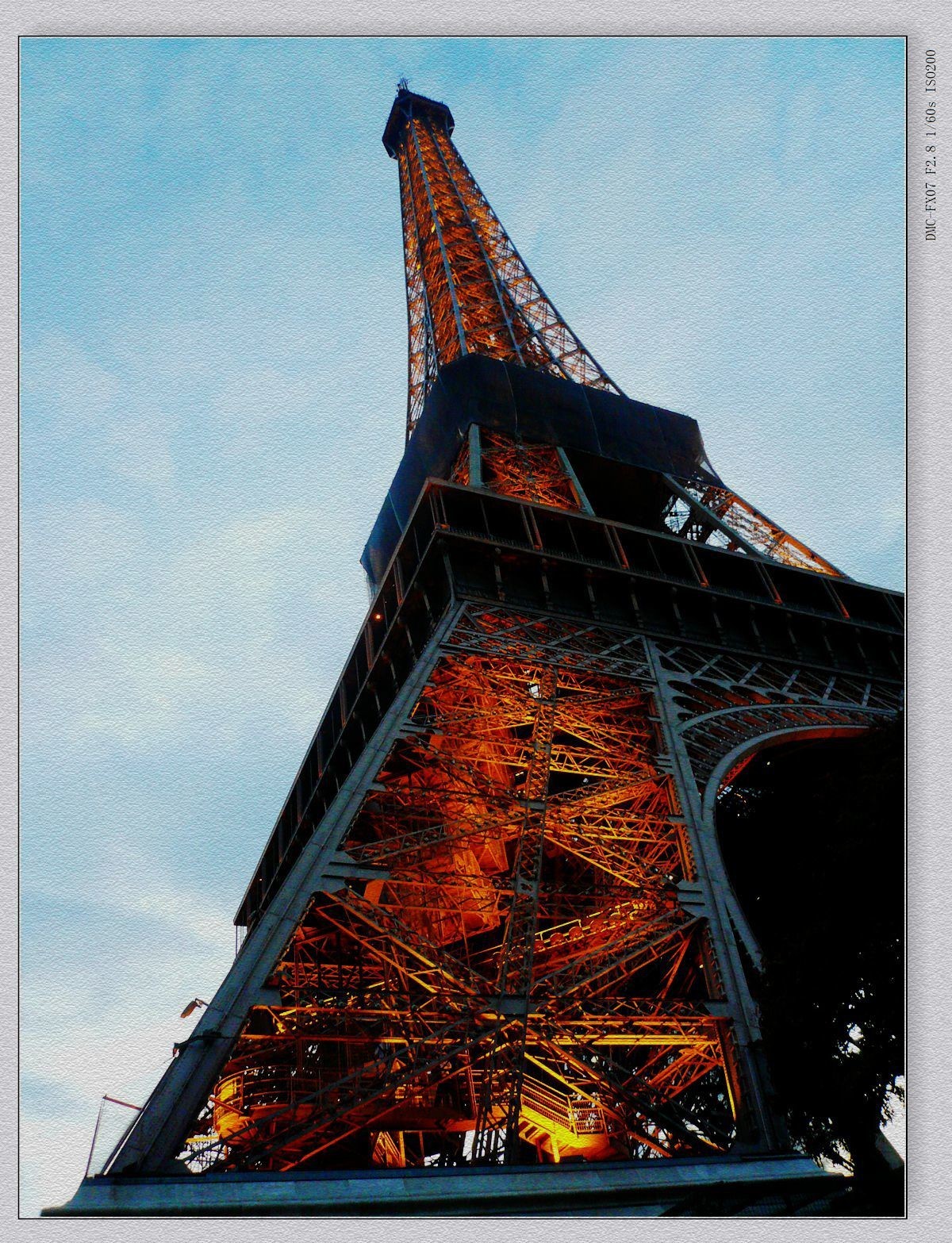 艾佛尔铁塔（老片重发）