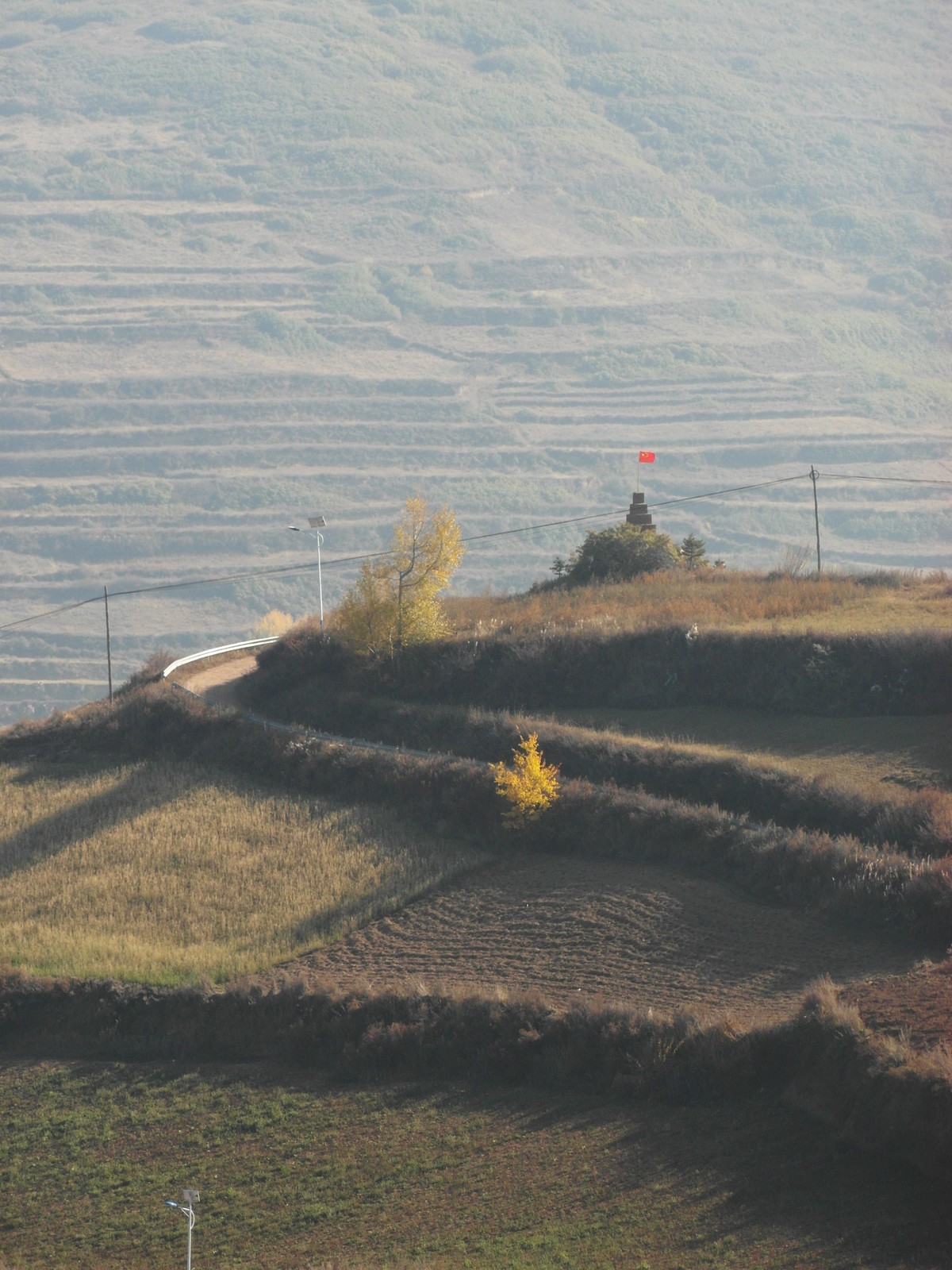 袅袅炊烟小小村落
