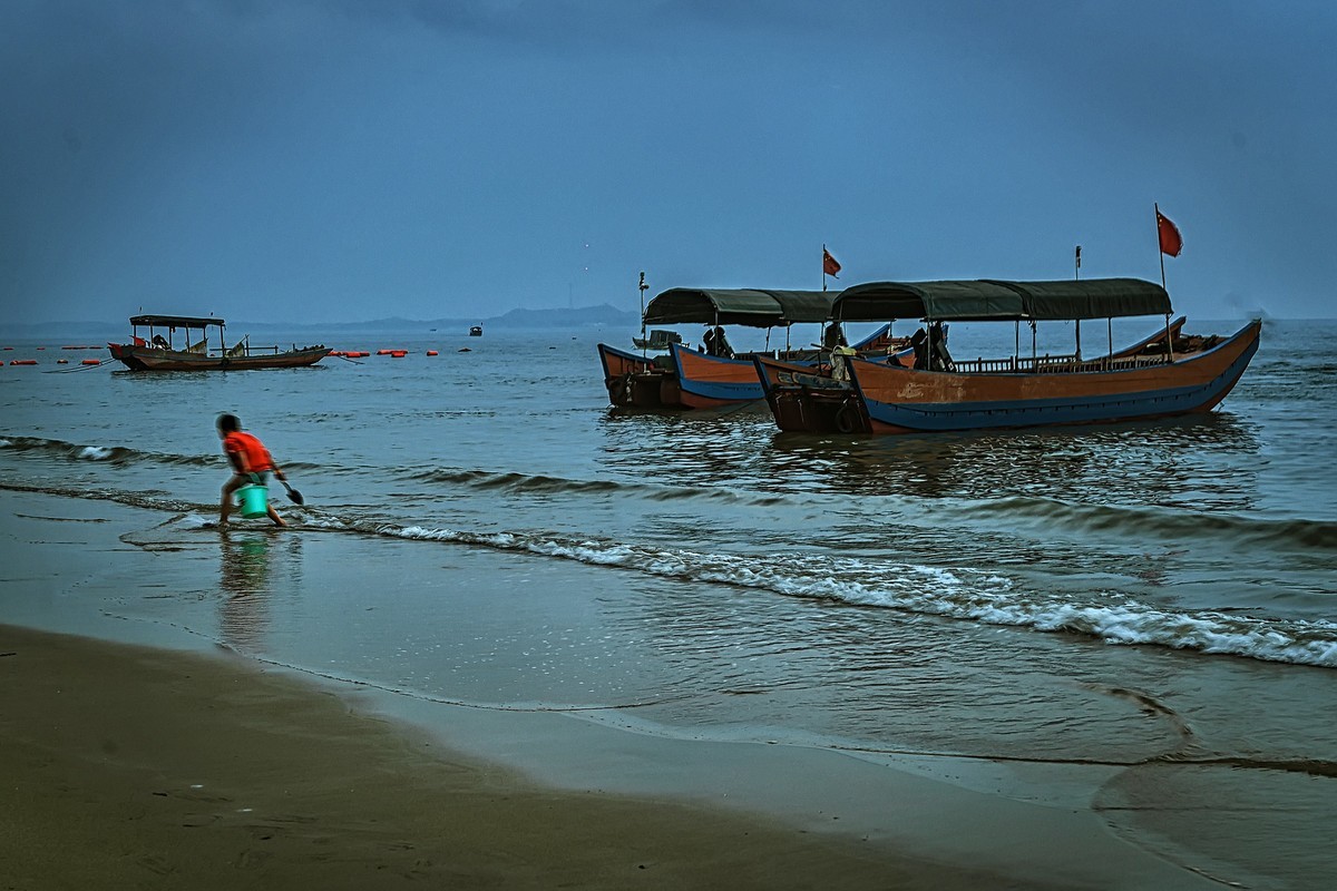 桂东兴 · 万尾金滩