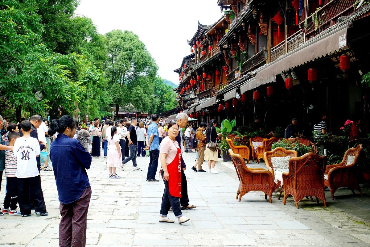 游街子古镇 突发地震瞬间