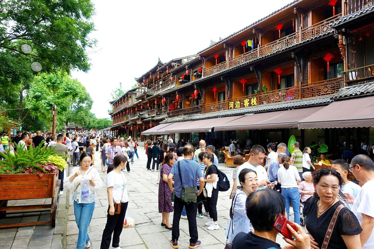 游街子古镇 突发地震瞬间