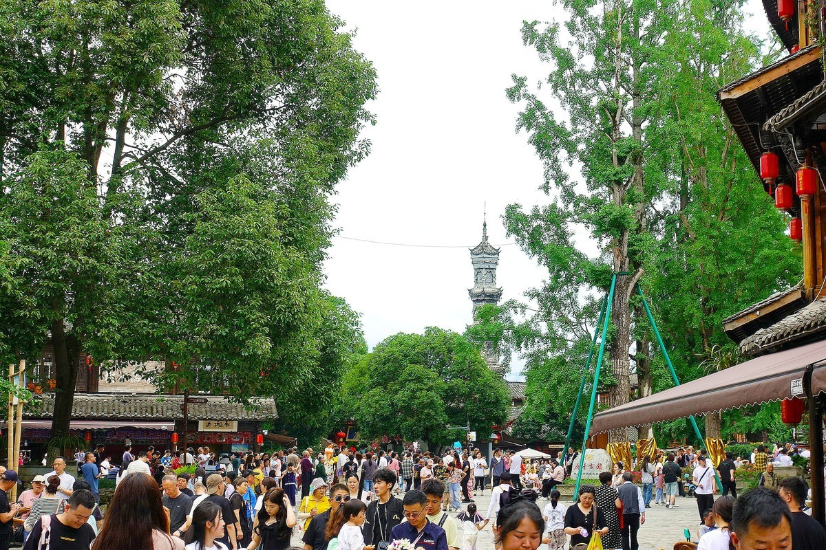 游街子古镇 突发地震瞬间