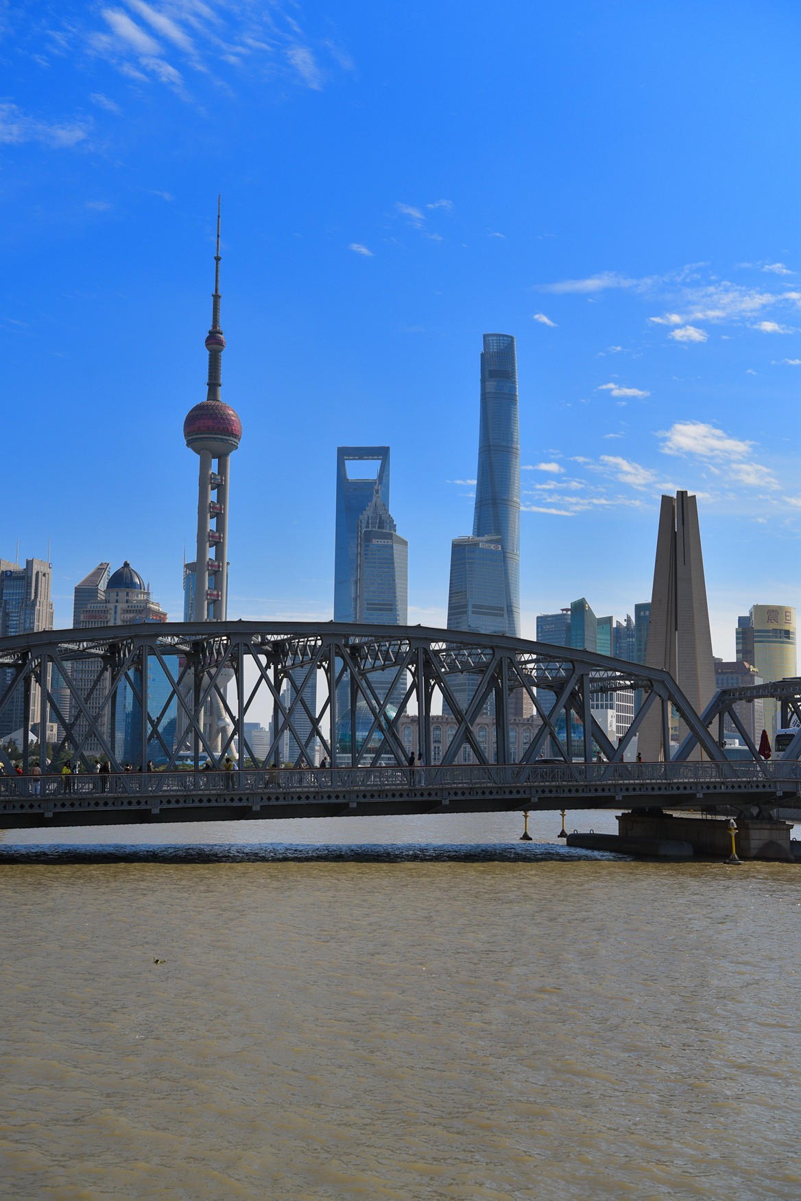 上海苏州河岸从外白渡桥至西藏路桥景观上