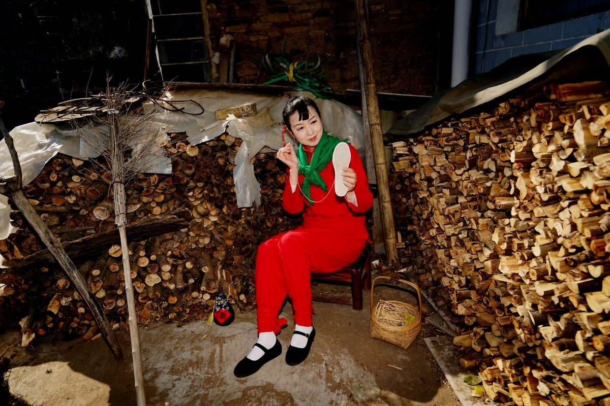 小山村的红衣村姑！