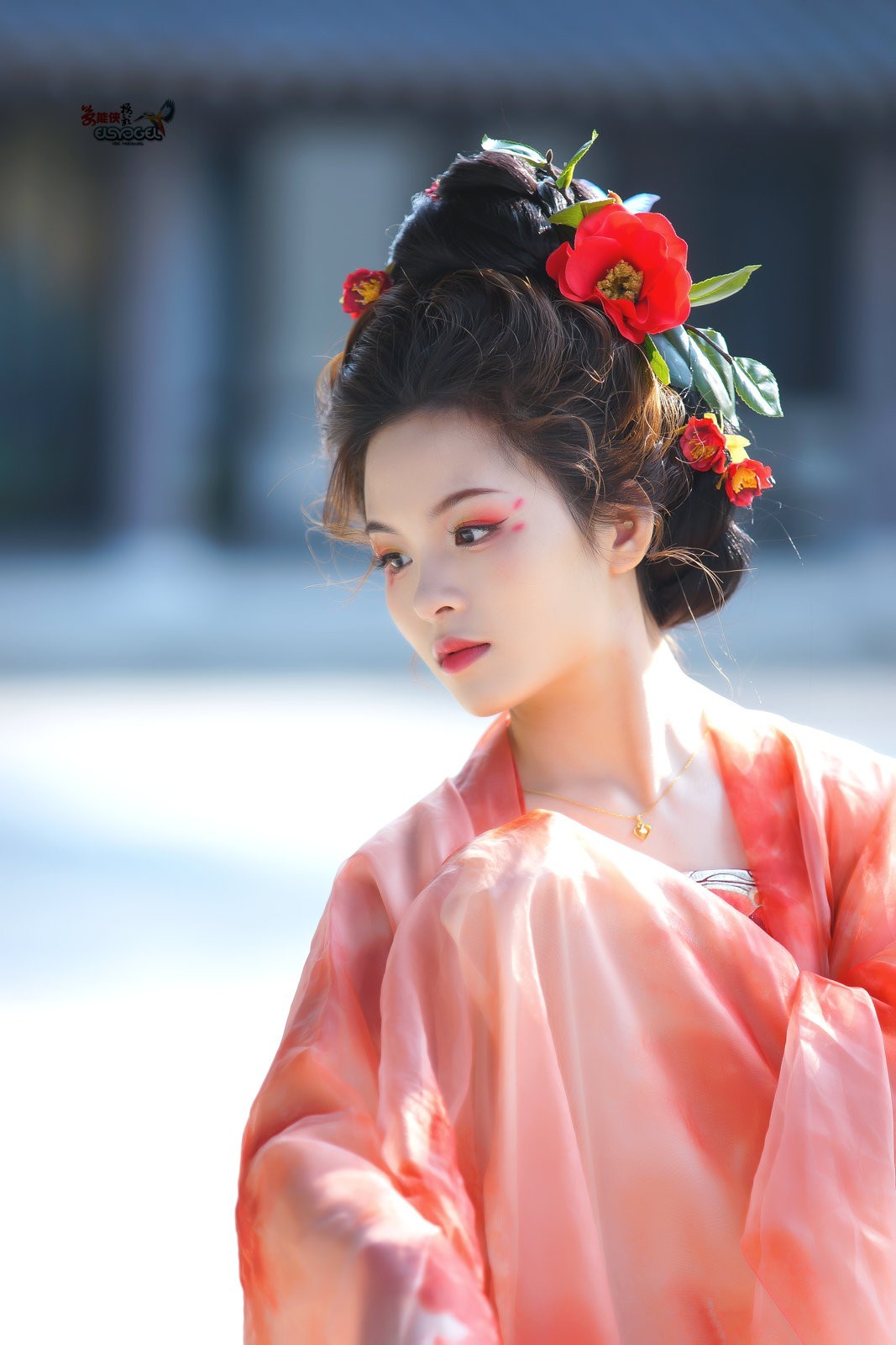 【红衣少女】---芳芳