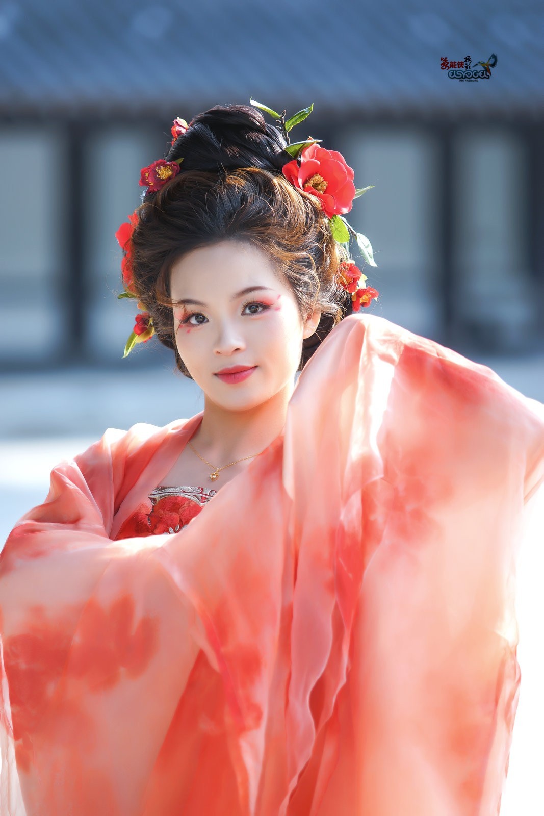 【红衣少女】---芳芳