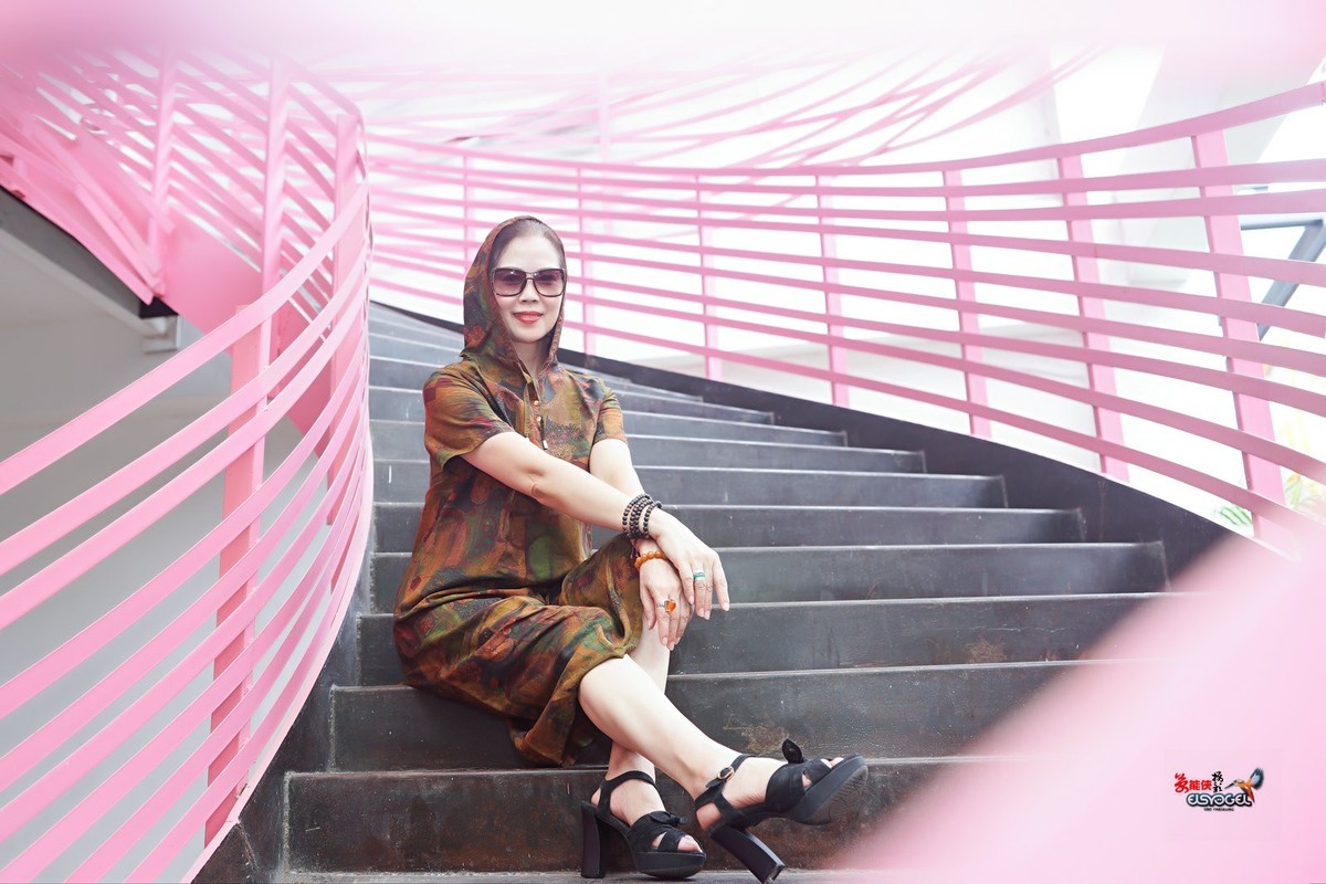 【创意园时尚美女】---文文