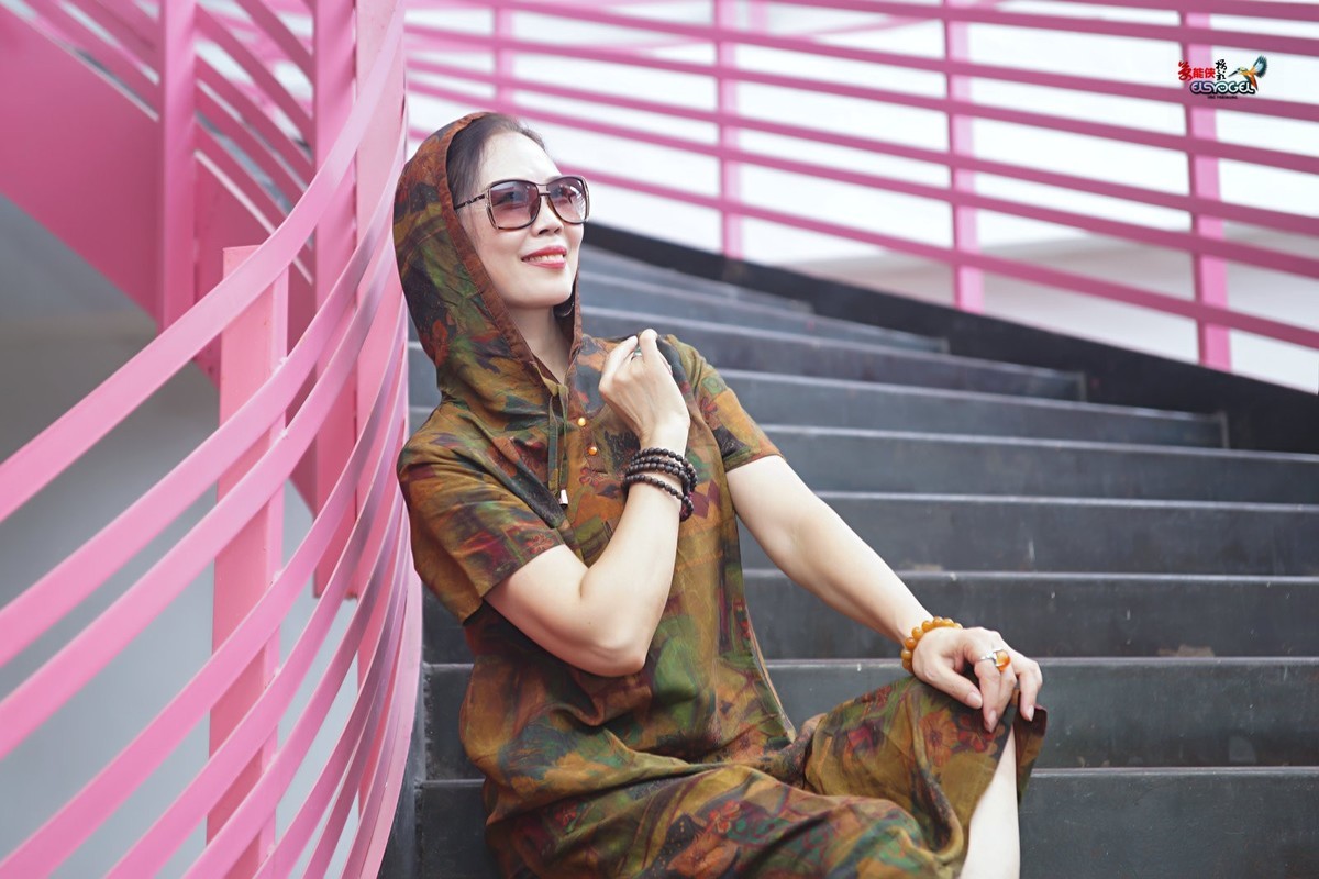 【创意园时尚美女】---文文