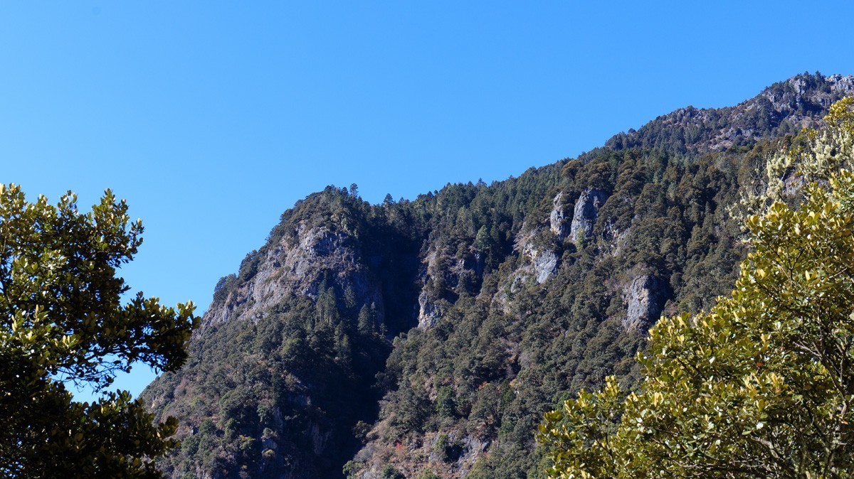 木里藏族自治县的冬天有蓝色、绿色、金黄色